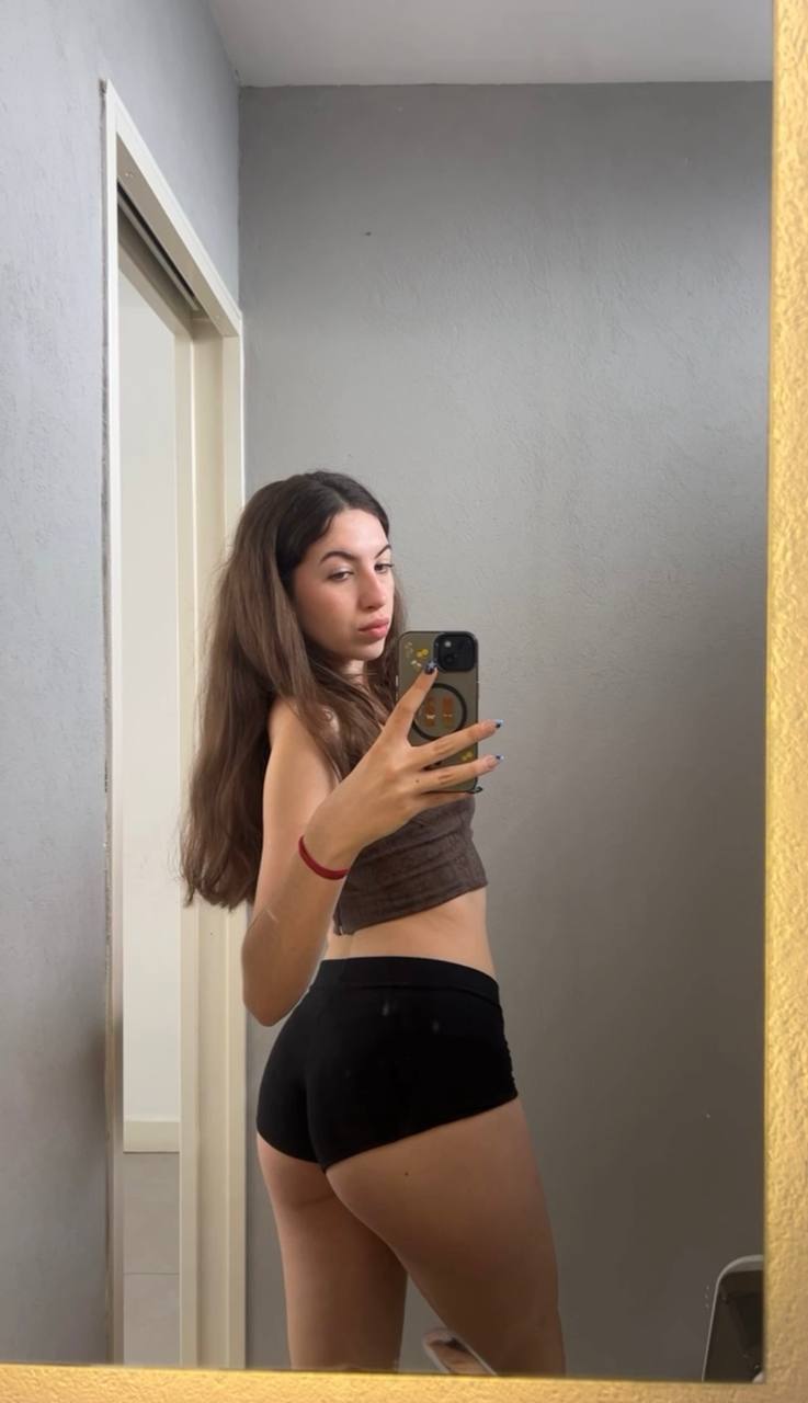 Amber in her underwear in Linfen