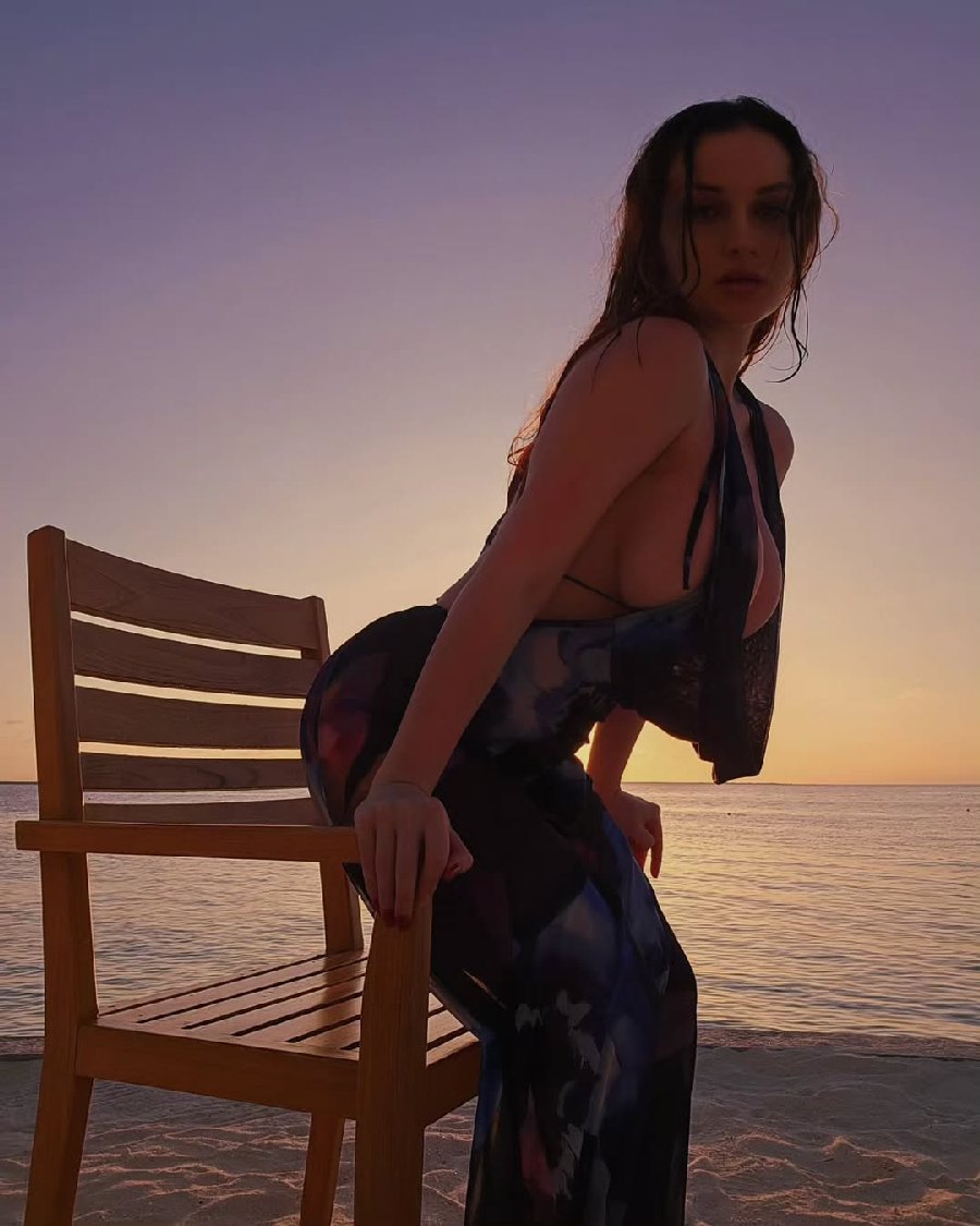 Sexy girl Miranda Faith nude in Linfen