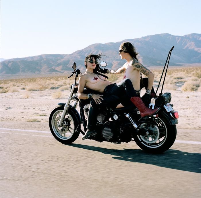 Girls on a motorcycle in Linfen