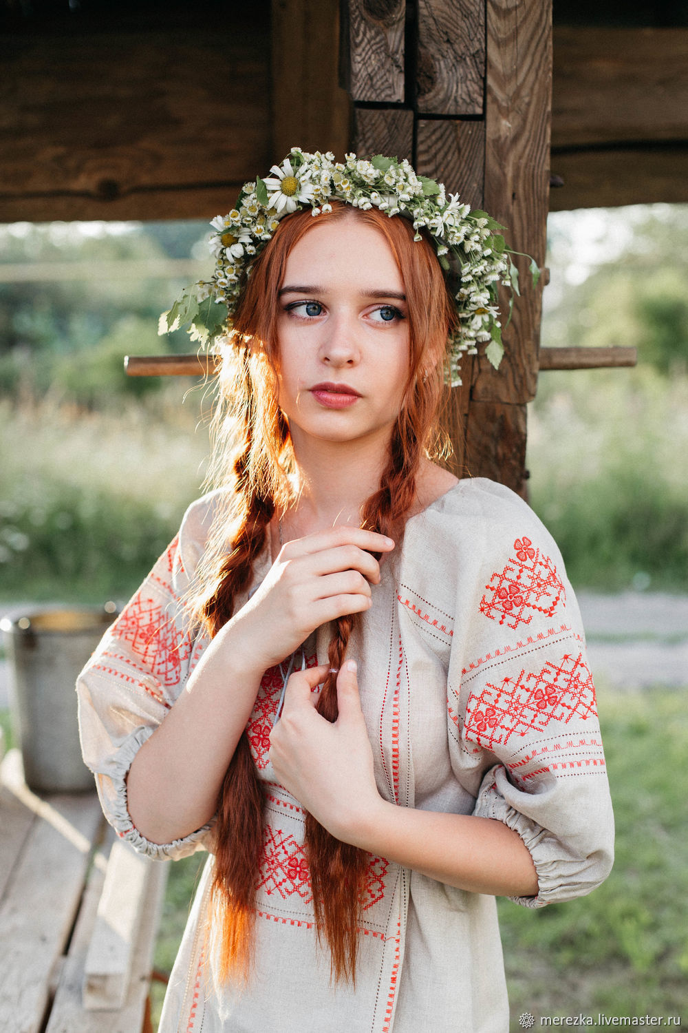 Girls in Slavic costumes in Linfen