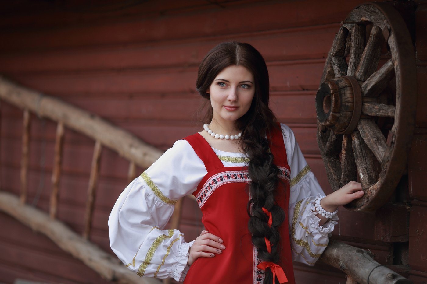 Girls in Slavic costumes in Linfen